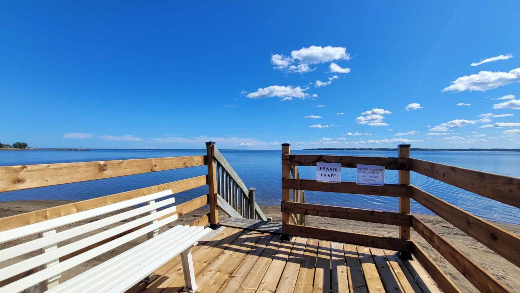 Auberge Vue D'La Dune - Dune View Inn Буктуш Екстериор снимка